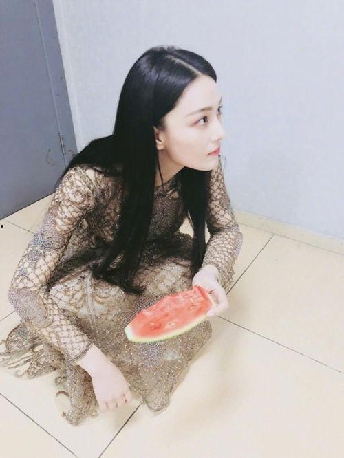 温婉穿越吃瓜,吃瓜之旅，古今笑谈